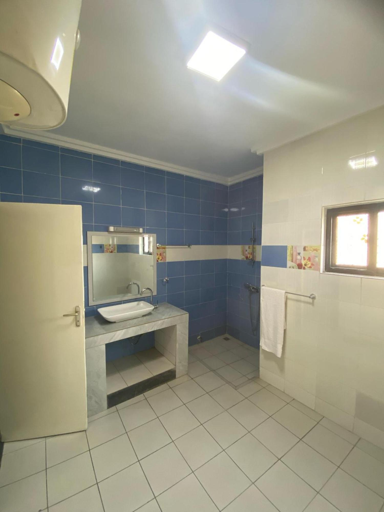 Hotel Yabisso Lome Ngoại thất bức ảnh